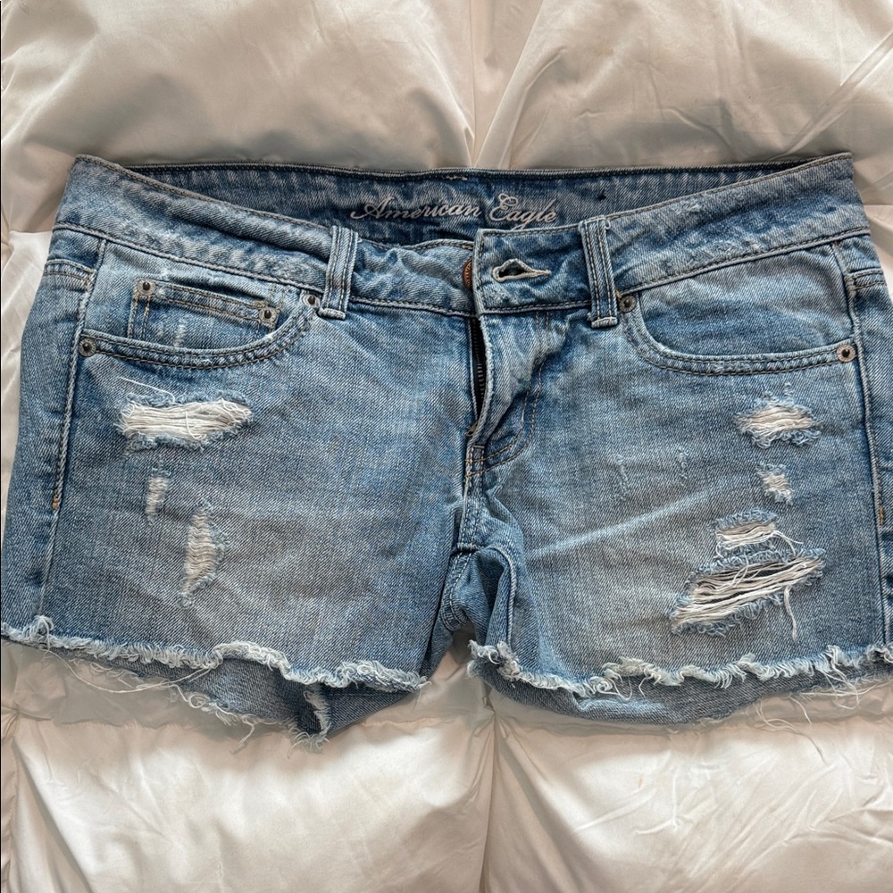 American Eagle Outfitters Light Wash Distressed Denim Cutoff Shorts 3” inseam